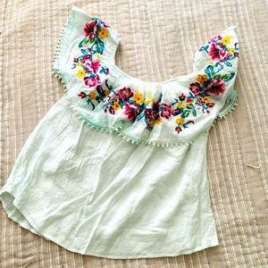 Embroidered floral top!